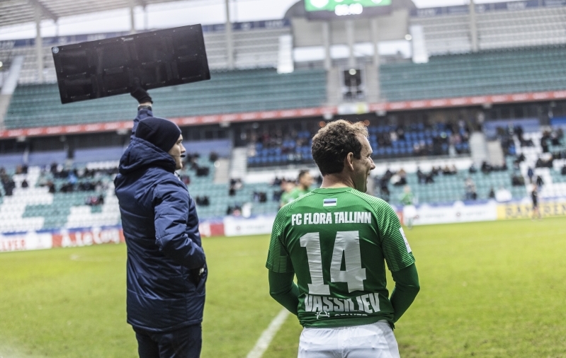 Novembris jooksis Konstantin Vassiljev viimast korda Flora mängijana platsile. Loetud nädalad hiljem alustas ta ise seniste tiimikaaslaste juhendamist. Foto: Brit Maria Tael