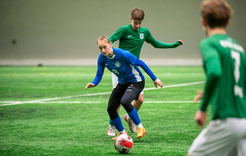 Loviise Männiste treeningmängus Flora U17 poiste vastu. Foto: Liisi Troska / jalgpall.ee