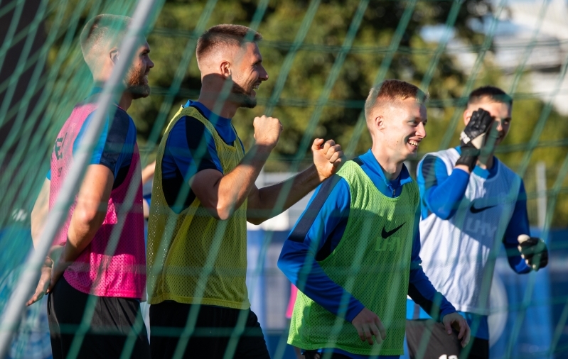 Lõbus video: Karol Mets kehastus St. Pauli treeningul VARoliks