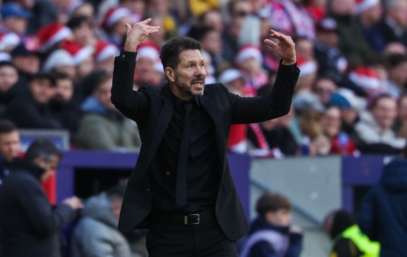 Diego Simeone ei suutnud kohtunike otsusega kuidagi leppida. Foto: Scanpix / Pierre-Philippe Marcou / AFP