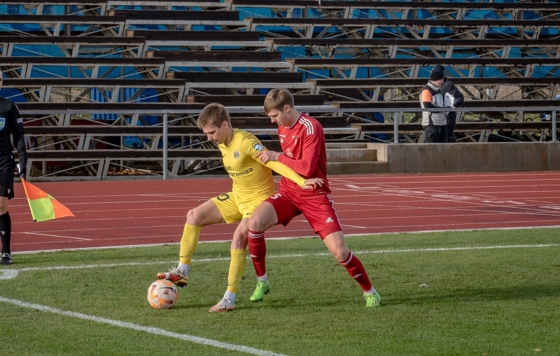 OTSEPILT: kas esikolmikusse astub Kuressaare või Harju?  (Harju 1:0!) 