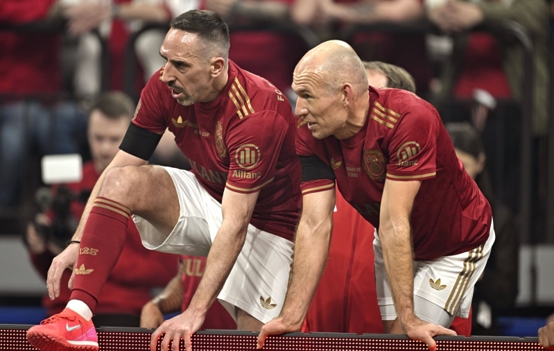 Bayerni legendid Franck Ribery ja Arjen Robben jagasid jälle väljakut. Foto: Scanpix / Bernd Feil / imago images