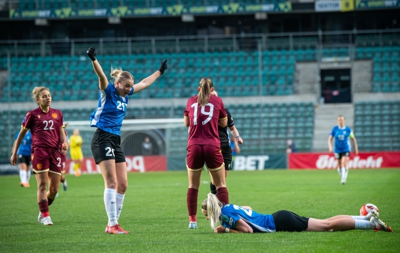 Kristina Teern teenis karistuslöögi, mille saatis ise paraku väravast mööda. Foto: Liisi Troska / jalgpall.ee
