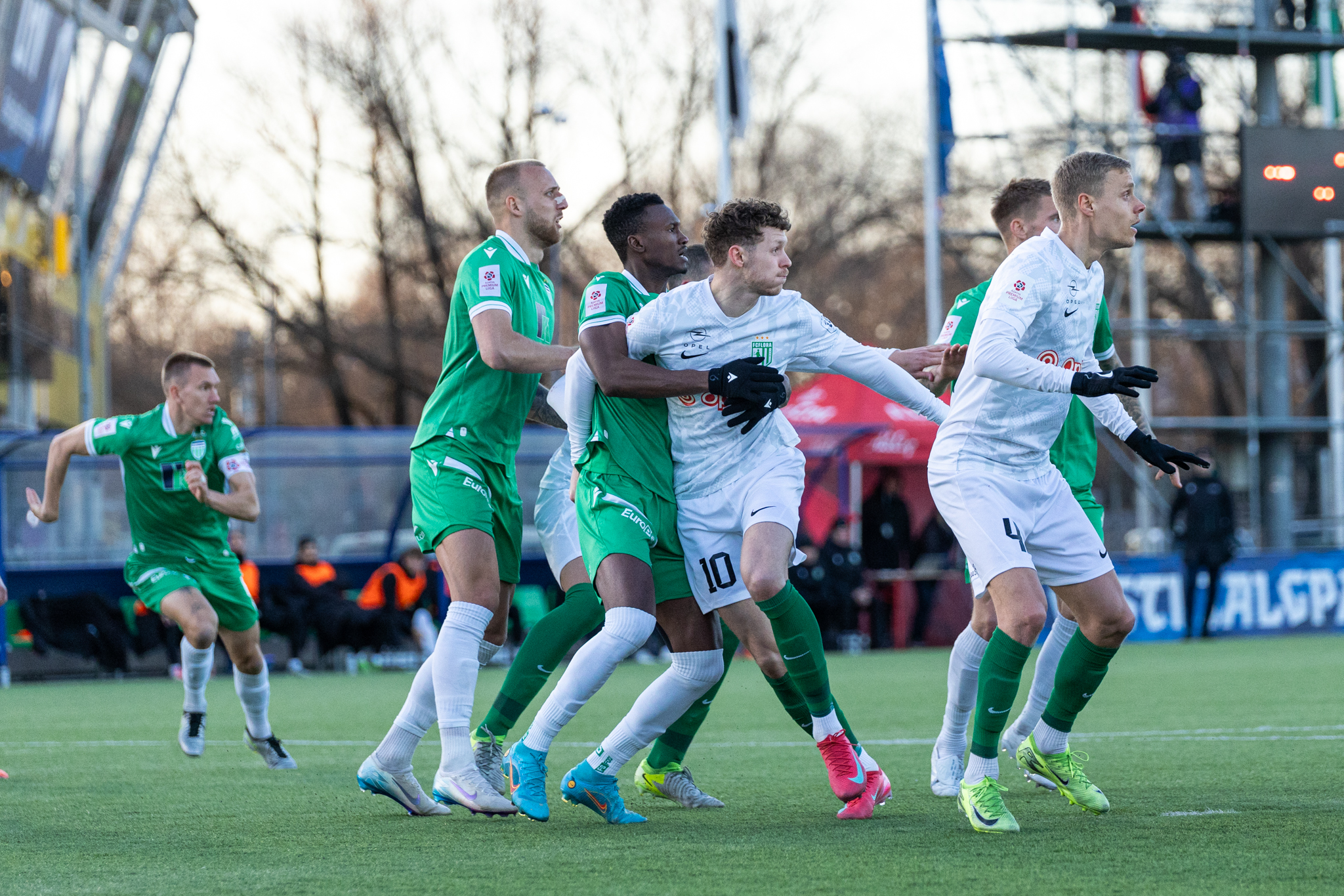 Pikk ette (ja ise järele) | Veri küünte all! Derbi tõmbas kired käima