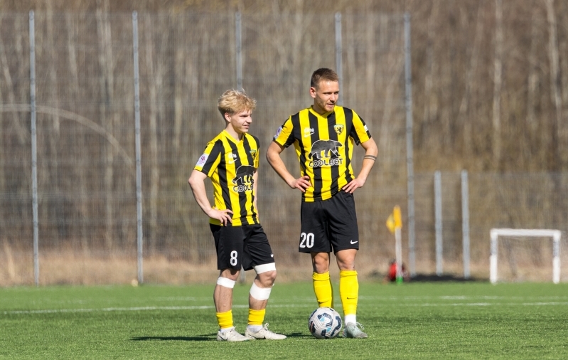 Henri Välja (nr 20) koos Tristan Pajoga. Foto: Katariina Peetson / jalgpall.ee