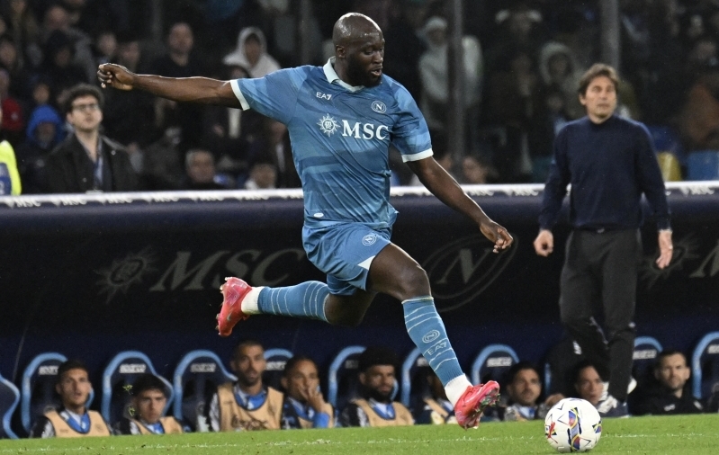 Tiitlijahti pidav Napoli võttis kodus rutiinse võidu, maestro Lukaku kerkis suurimaks sööduandjaks