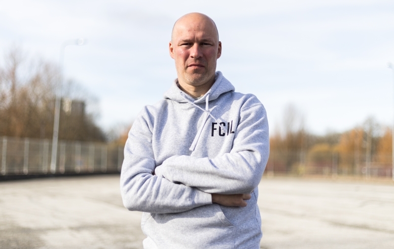 Abitreenerina töötamine on Voolaidi sõnul olnud väga teadlik valik. "Mul ei ole probleemi seda teha ja ennast hästi tunda. See oli pikalt läbi mõeldud otsus." Foto: Katariina Peetson / jalgpall.ee
