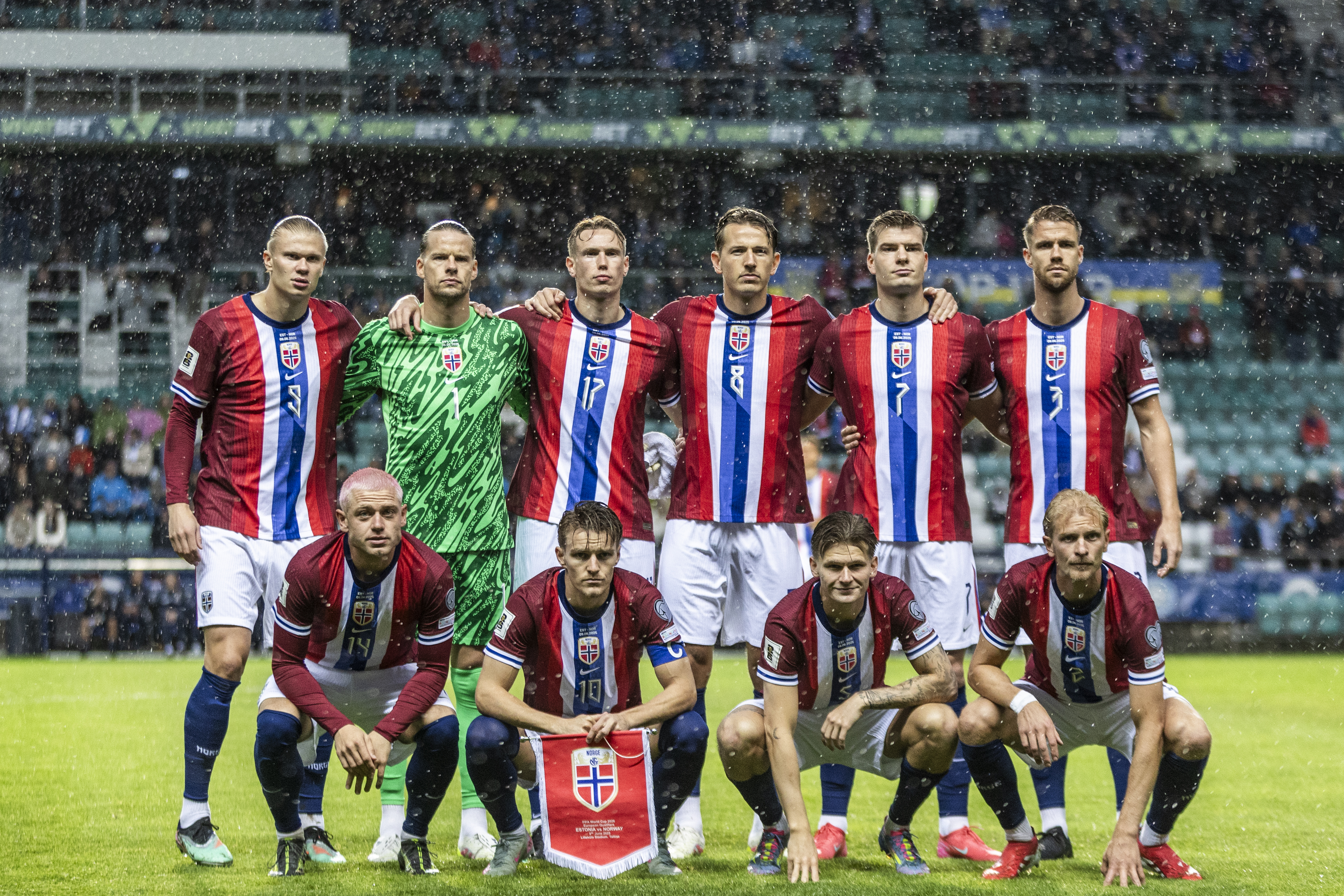 Väravavaht Örjan Nyland on Eesti vastu pidanud korjama! Foto: Brit Maria Tael