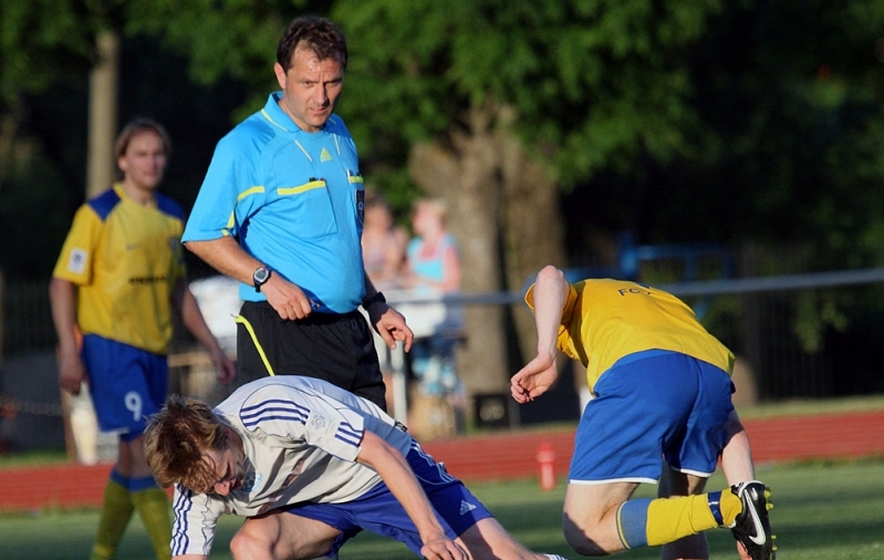 Sten Kaldma kõrgliigamängu vilistamas. Foto: Rein Murakas
