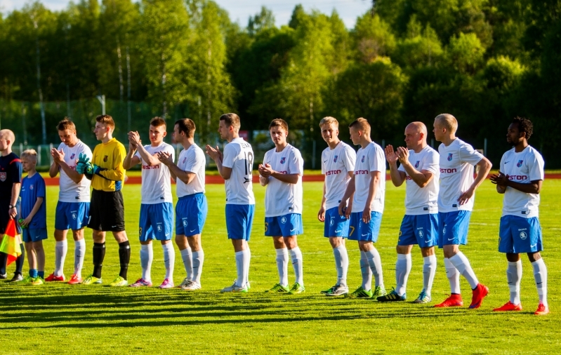 Paide meeskonna algkoosseis 2015. aasta suvises liigamängus: vasakult Vjatšeslav Zahovaiko, Mart-Mattis Niinepuu, Lauri Varendi, Timo Lomp, Martin Ustaal, Andre Mägi, Ats Sillaste, Michael Lilander, Liivo Leetma, Sander Sinilaid, Jasper Uwaegbulam. Foto: Gertrud Alatare / Soccernet.ee