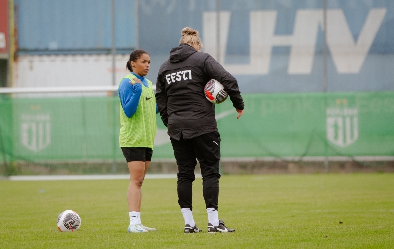 Koondises kohanemine võtab veel aega. Foto: Liisi Troska / jalgpall.ee