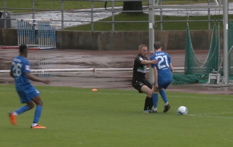 Hetk, mil Mattis Karis astus Ats Purje jalale. Foto: Soccernet TV