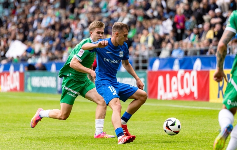 RFS pani Tallinnas paremuse napilt maksma. Foto: Katariina Peetson / jalgpall.ee