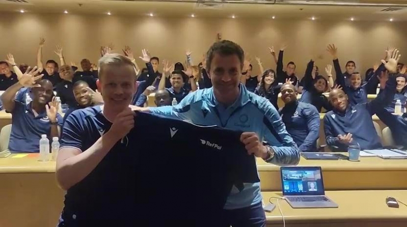 Sten Klaasen ja Nicola Rizzoli CONCACAF-i kohtunikega. Foto: erakogu