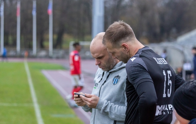 Pikk ette (ja ise järele) | Mis juhtus Klavani ja Lindpere vahel?