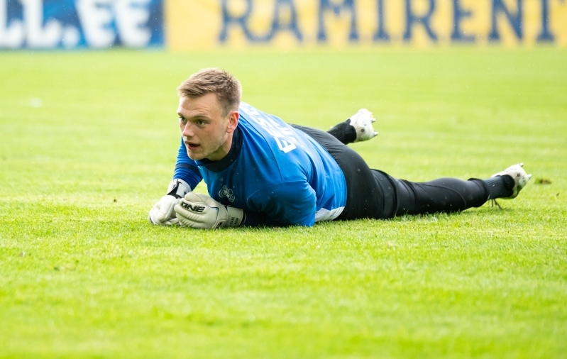 Heinale tekkis uus kosilane. Kellega lähevad jutud tõsiseks? 