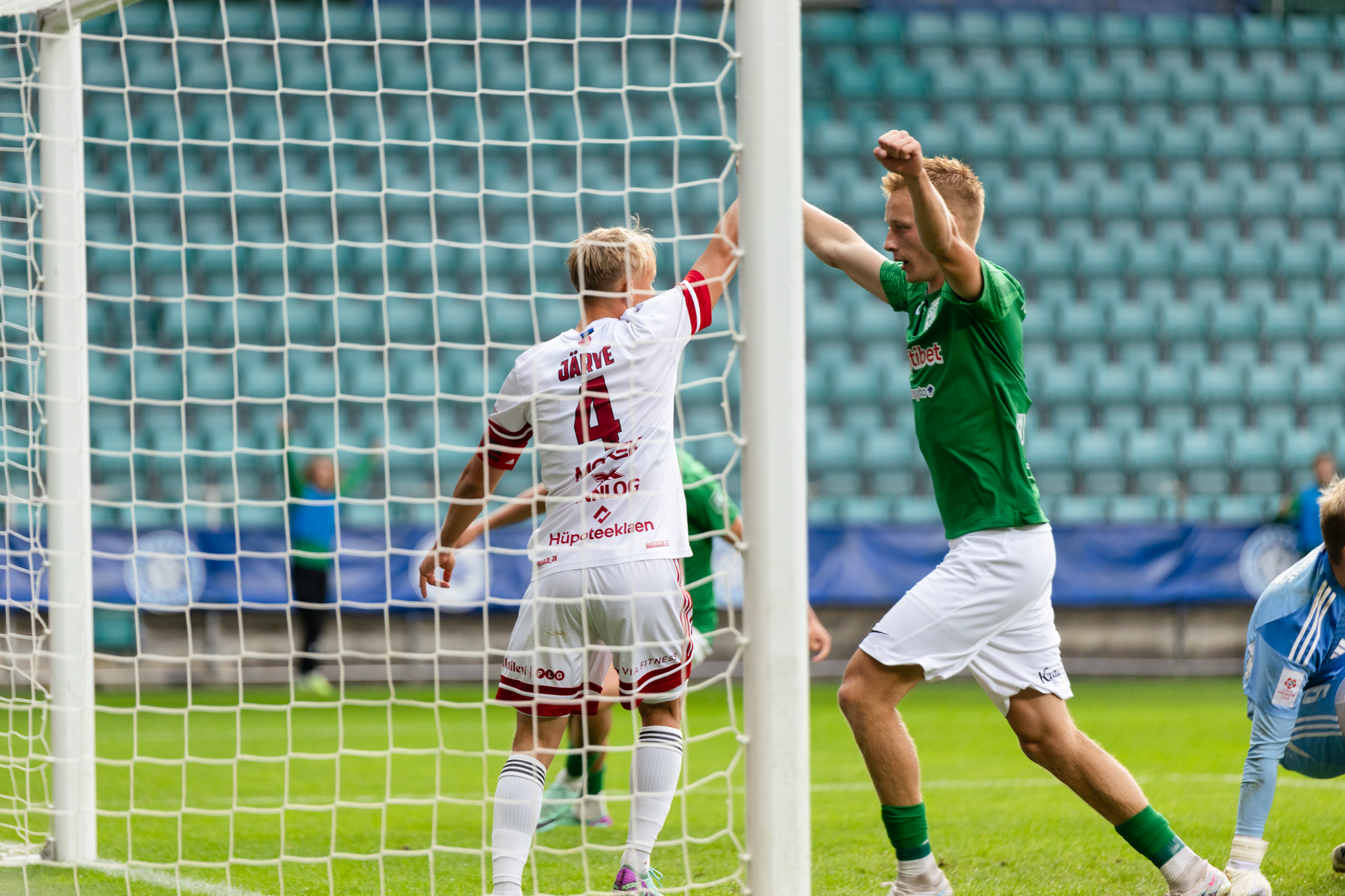 VAATA JÄRELE: Flora tasus Harjule šokk-kaotuse eest kuhjaga