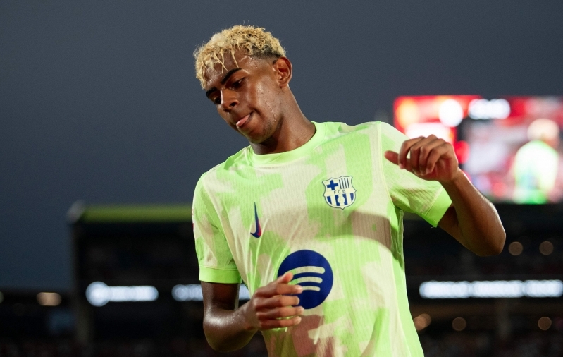 Barcelona avamäng kujunes närviliseks treeningmatšiks