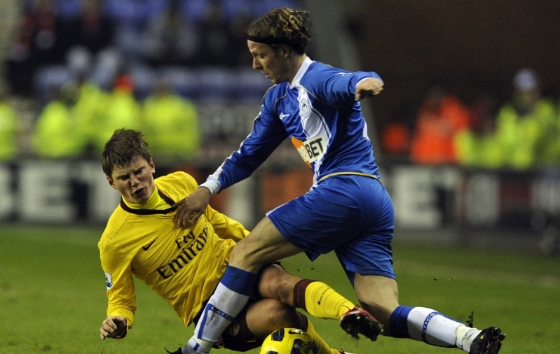 Kuulid autosse ja 2217 kilo kokaiini: miks ei oska Hollandi jalgpallurid kurjategijatest eemale hoida?