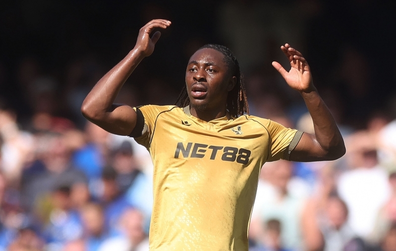 Eberechi Eze h&auml;mmingus. Foto: Scanpix / Neil Hall / EPA