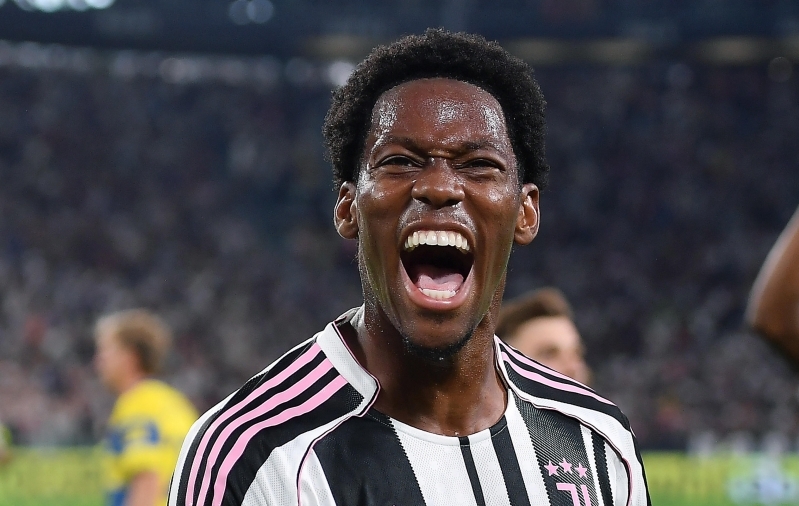 Juventus alustas võidu ja rumala punasega, Como komeet andis tormihoiatuse