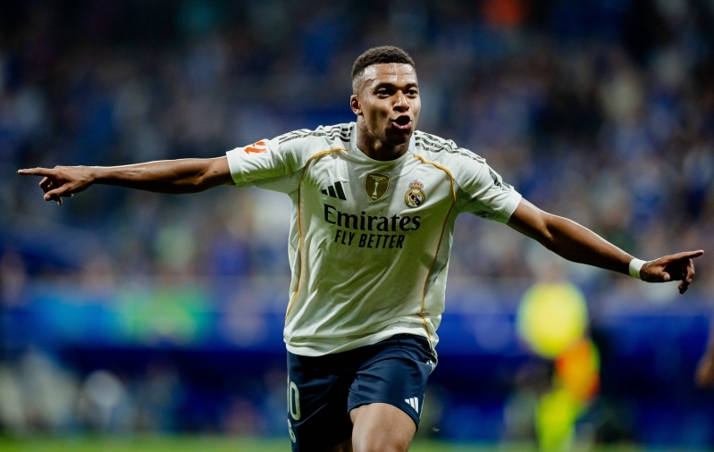 Masin Mbappe ja poole tunniga neli ladunud Kollane Allveelaev lõid mootori täiskäigul tööle