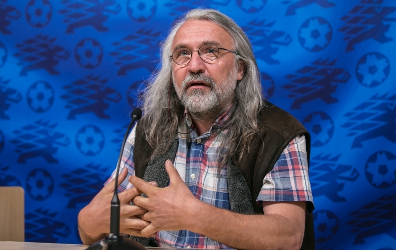 Kollektsionäär on Pohlaku vesti tahtjatega kimpus