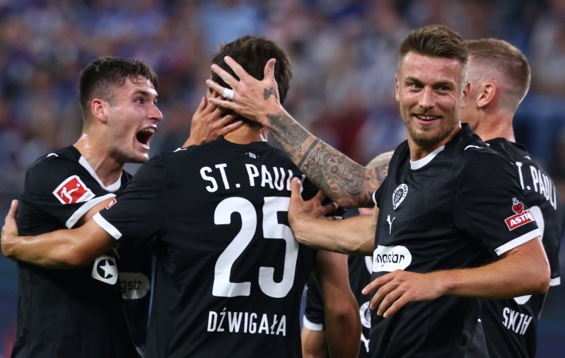 Metsa asendaja lõi Hamburgi derbi avatuks ning võidukas St. Pauli tõusis Bundesliga liidriks