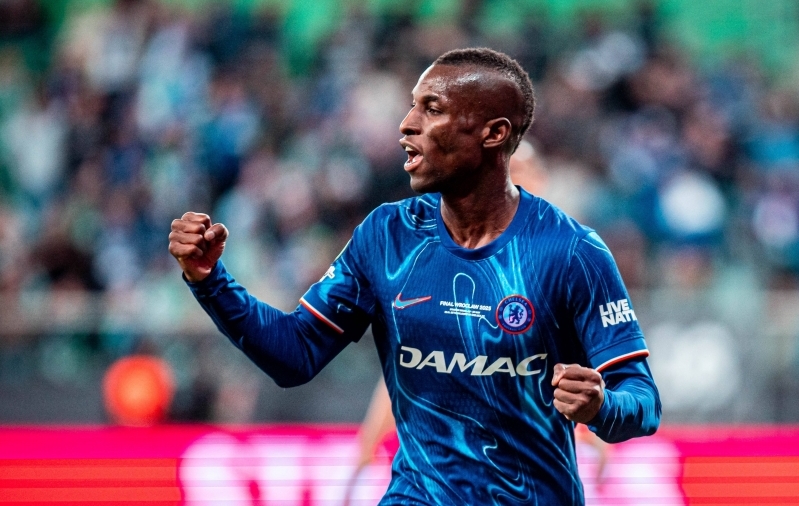 Suur segadus! Chelsea lubas ründajal Saksamaale lennata ja käsutas ta siis koju tagasi  (uuendatud!) 