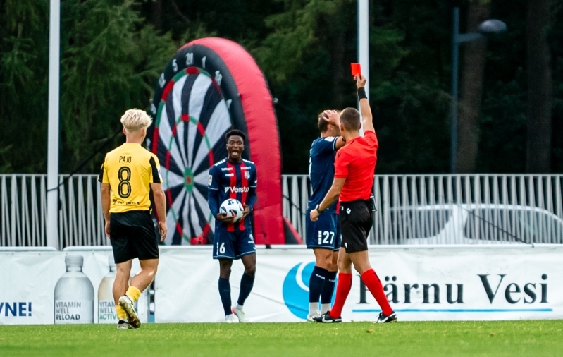 Pikk ette (ja ise järele) | Pärnu perfektne august, Eesti fännikultuur ja Henni valikud