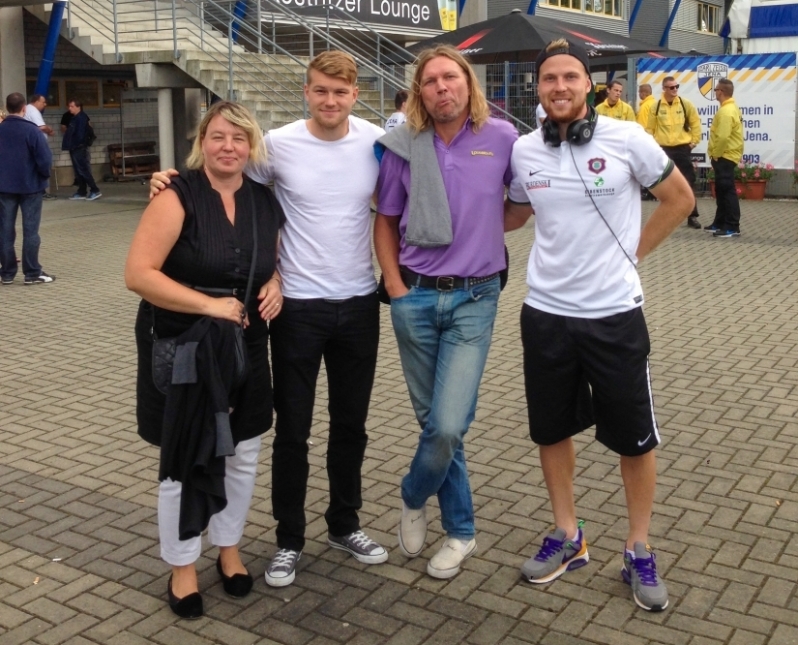 Ema-isa ja venna Hannesega Aues. Foto: erakogu