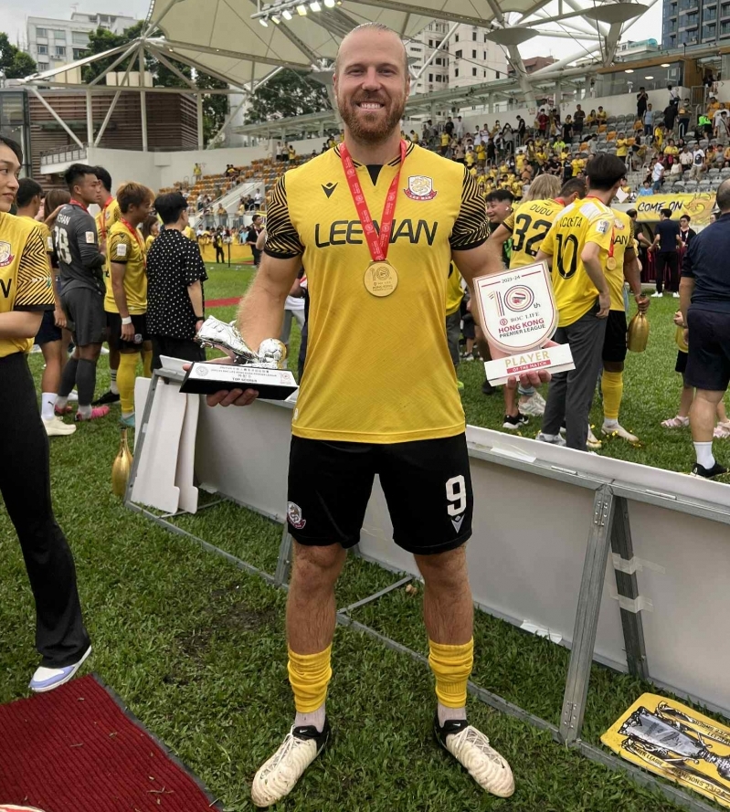 Lee Mani ridades võitis Anier oma ainsa välisriigi meistritiitli, tulles ise ka Hongkongi liiga parimaks väravakütiks. Foto: erakogu