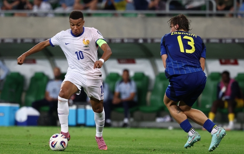 Mbappe aitas Prantsusmaal võidukalt alustada, kuid alagruppi läks juhtima Island