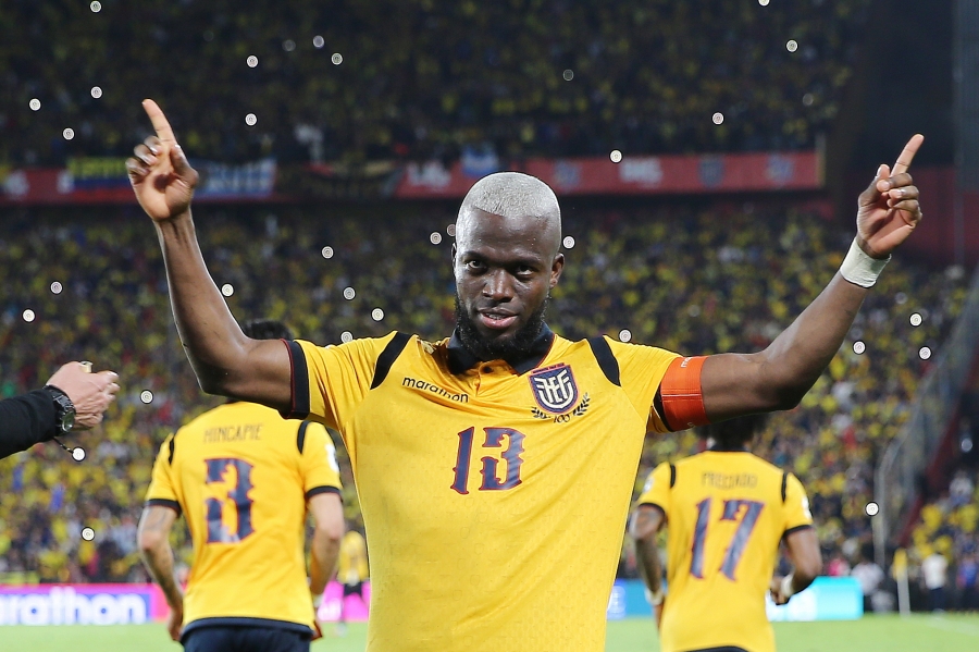 Enner Valencia on Ecuadori kapten ja v&auml;ravamasin. Foto: Scanpix / Jose Jacome / EPA