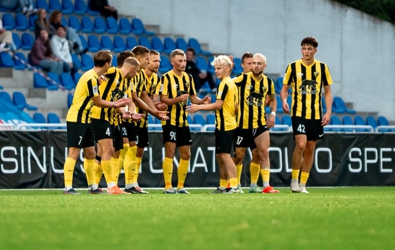 Augustikuu sümboolses koosseisus domineerib ülivõimsalt Vaprus