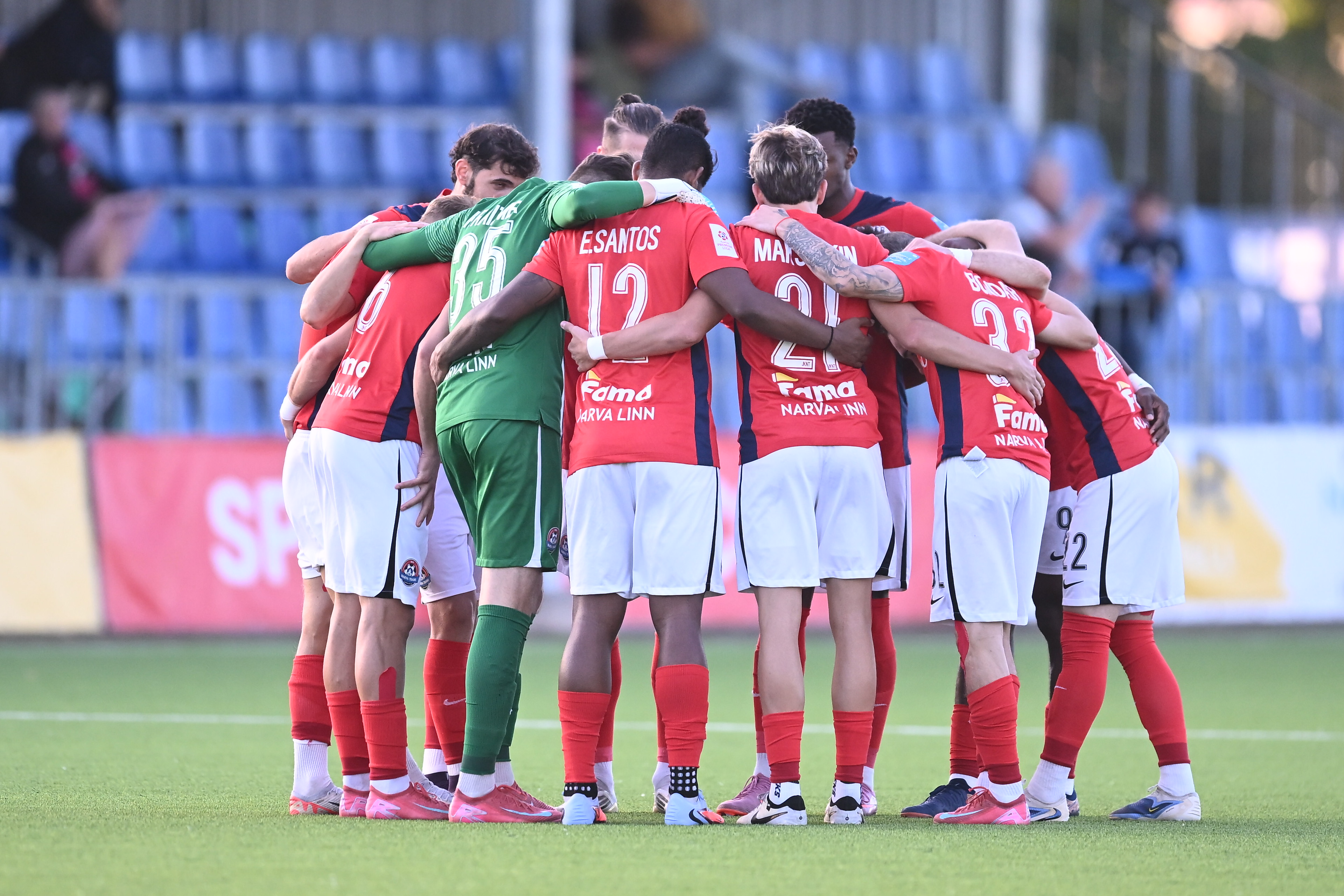 Trans moodustas Kožuhhovski juhendamisel &uuml;htse l&ouml;&ouml;girusika. Foto: Sergei Stepanov