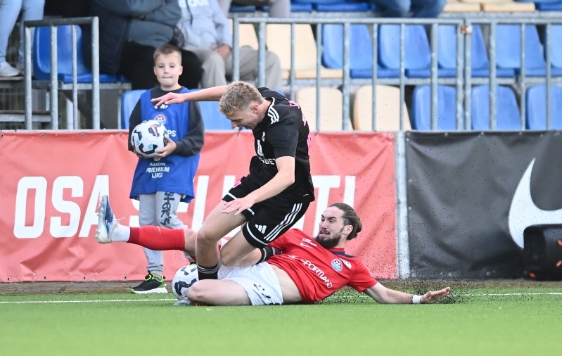 Narva Trans ja Nõmme Kalju tegid väravateta viigi. Foto: Sergei Stepanov