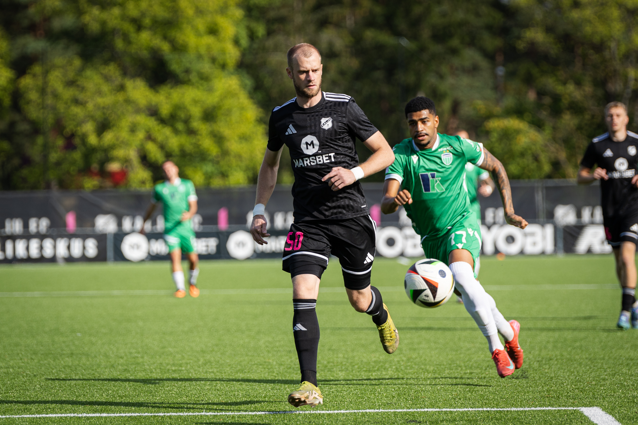 Kogenud tegija Maksim Podholjuzin tunnistati parimaks vanameistriks. Foto: Katariina Peetson / jalgpall.ee