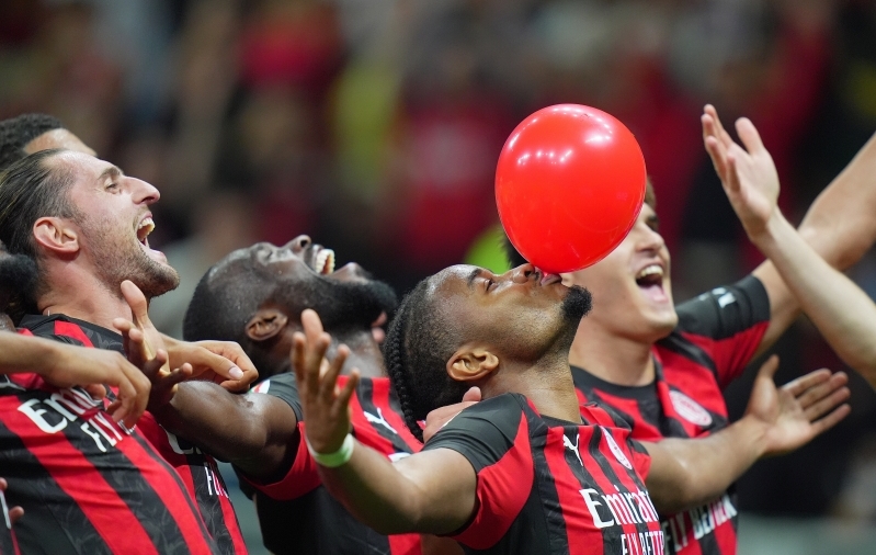 Debüütvärava löönud Nkunku puhus õhupalli täis ja aitas Milani 16 parima sekka