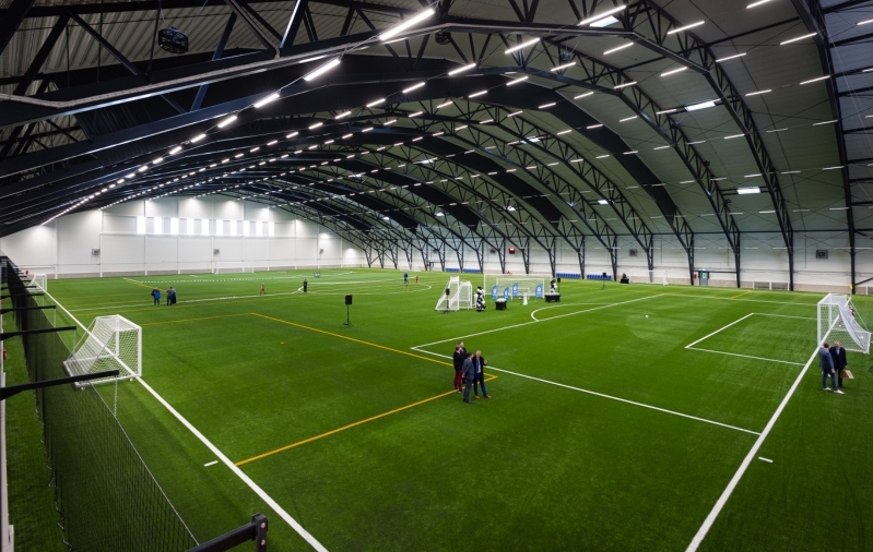 Viimsis avati keskkonnasõbralik jalgpalli- ja kergejõustikuhall