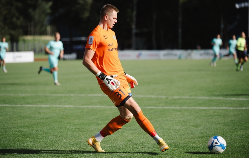 Kaks penaltit t&otilde;rjunud Karl-Romet N&otilde;mm. Foto: Liisi Troska / jalgpall.ee