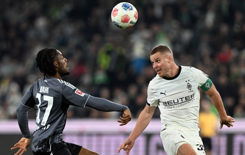 Kummaline tennis! Punane latern Gladbach lasi end armutult klohmida, enne kui uhkus tärkas  (Eintrachti mängudes 30 väravat!) 