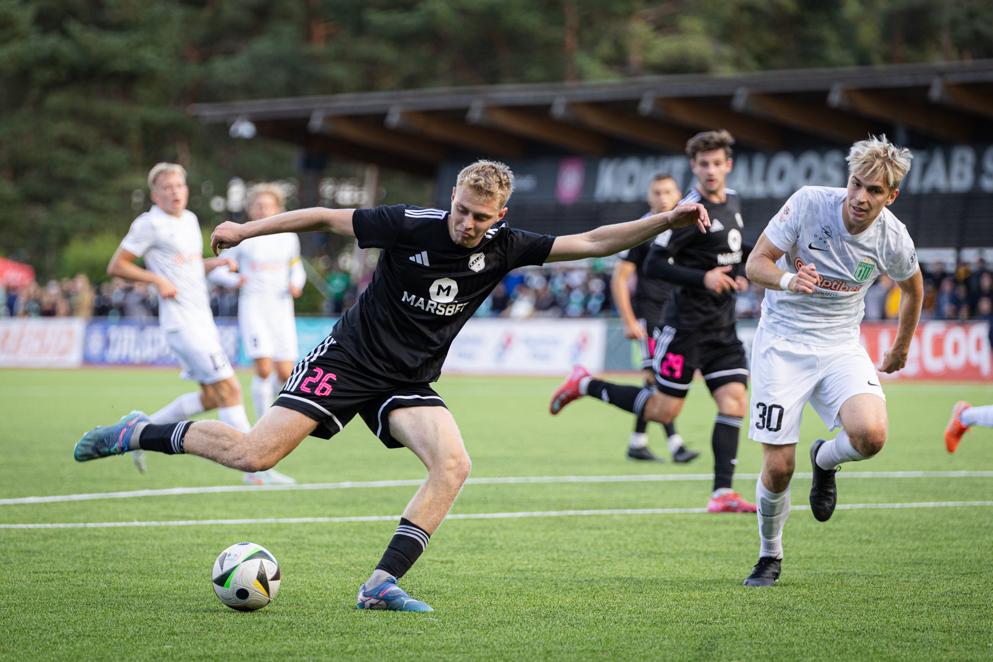 Premium liiga selle hooaja &uuml;ks paremaid m&auml;ngijaid Rommi Siht on &uuml;ks neist, kes asus v&auml;rskelt aega teenima. Foto: Katariina Peetson / jalgpall.ee