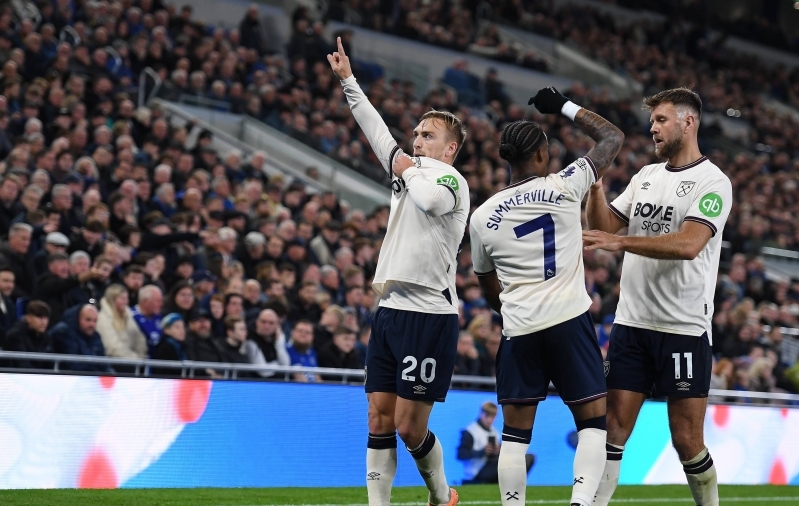 Boweni tabamus päästis Nuno debüütmängus kaotusest