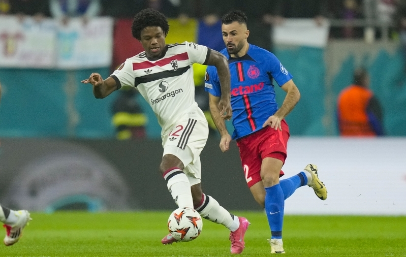 Ahastuses Amorim tõi pommirühma pagendatud mehe esindusmeeskonna juurde tagasi