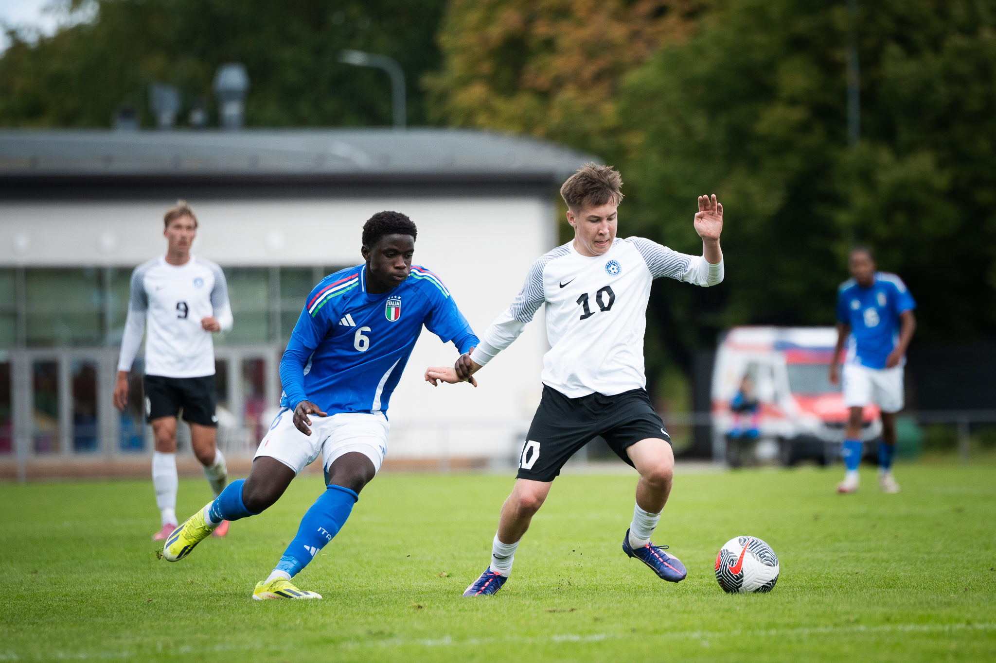 Oktoobris Itaalia eakaaslastega m&auml;nginud Eesti U17 koondis kohtub enne kodust EM-i Inglismaaga. Foto: Liisi Troska / jalgpall.ee