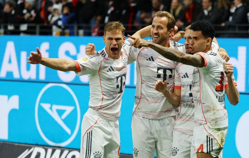 Ainult rekordid: kuidas püsida Bayerni masina tuules, kui teineteisel jalad risti lüüa?