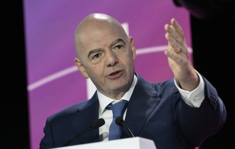 FIFA president kritiseeris UEFA otsust: kas soovime, et kõik mängiksid kõikjal ja teeksid, mida tahavad?