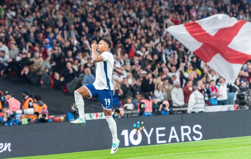 Välkstardi korraldanud Tuchel kritiseeris Wembleyt: pool tundi Walesi fänne kuulata on kurb