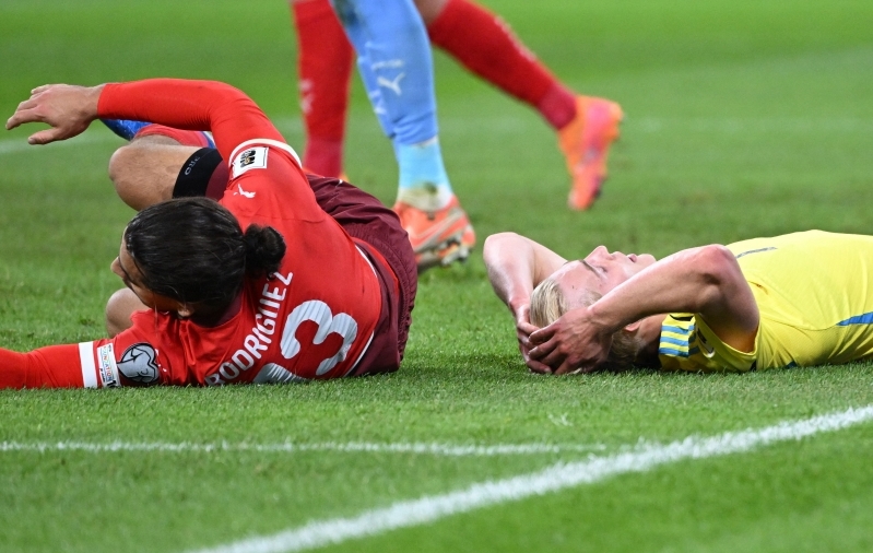 Noor rootslane eksis MM-valikmängus tühja värava ees, kadunud poeg rõõmustas prantslasi, Ukraina hullas